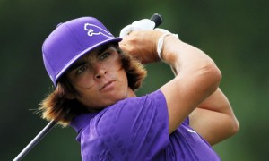 Sæti strákurinn í litríku golffötunum