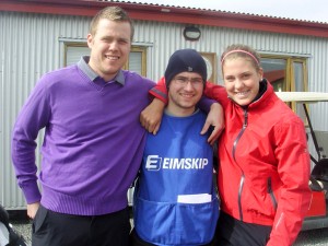 Ólafía Þórunn (t.h.) og Alfreð Brynjar, bróðir hennar, (t.v.) á 1. móti Eimskipsmótaraðarinnar 28. maí 2011, á Skaganum