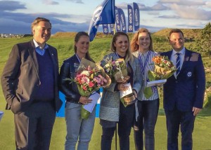 Þrjár efstu á Íslandsmótinu í höggleik ásamt Gylfa, forstjóra Eimskips og Hauki Erni forseta GSÍ. Mynd: GSÍ